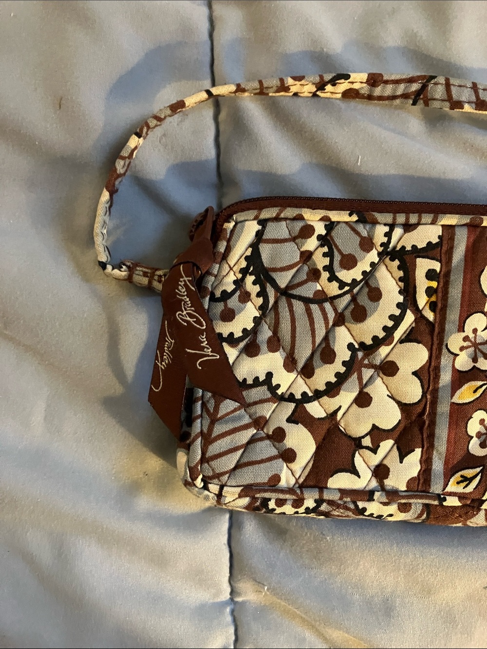 Vera Bradley Quilted Wristlet  and  matching eye glass case - Picture 5 of 5